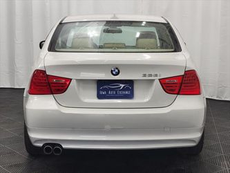 2011 BMW 3 Series Thumbnail