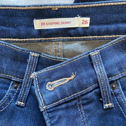 Womens Levi’s Size 26