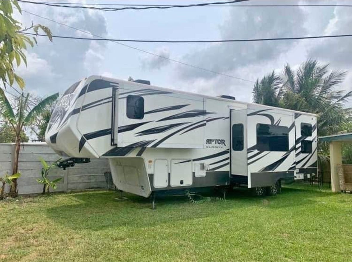 2013 Keystone Raptor 310ts