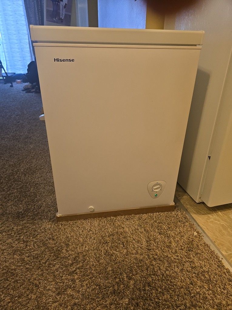 Like New! Hisense 5.0 Cu. Ft. Chest Freezer (Only 1 Month Use) – Cedar Rapids