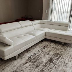 New 105x77 Sectional Couch / Free Delivery 