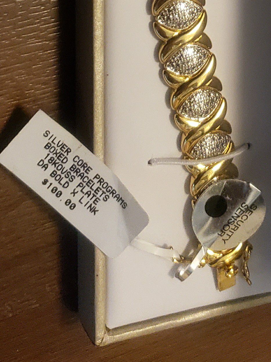 Macy's Jewelry Bracelet 18K OVSS