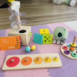 Lovevery Toy Set