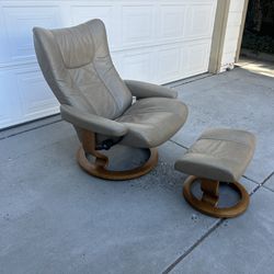 Large Ekornes stressless leather recliner chair and ottoman