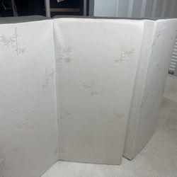 Queen foam mattress