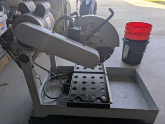 Brick concrete saw