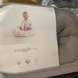 Snuggle Me Infant Lounger