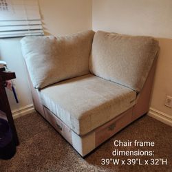Free til 5/12 - Corner Couch