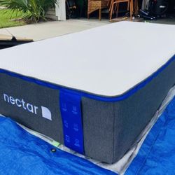 Nectar Premier Mattress Twin XL, Like New, Perfect Condition, Authentic Badge 