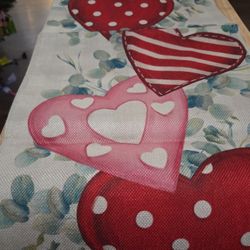 New Heart Valentines Table Runner 