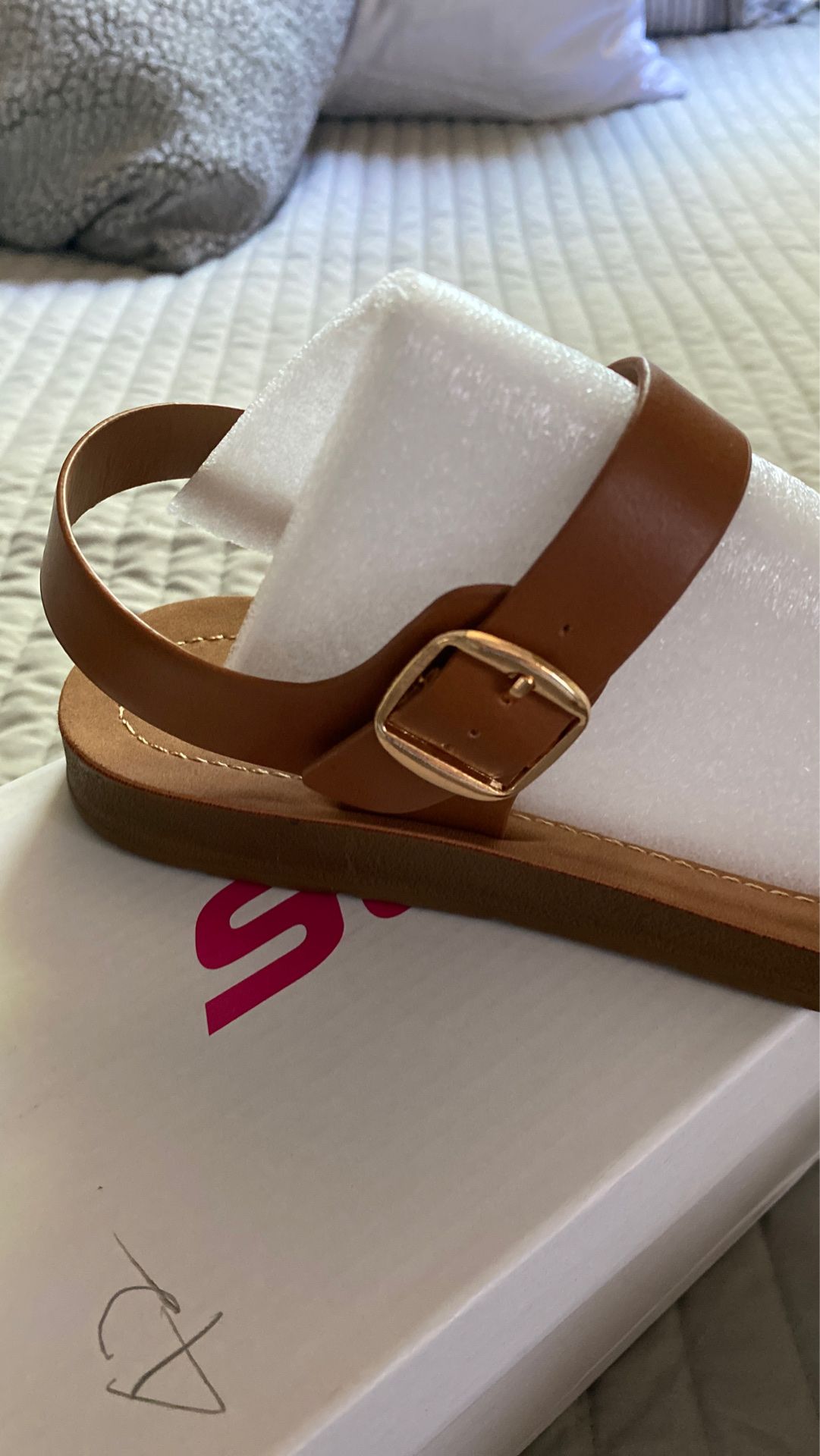 Women”s Ankle Strap Size 10 Sandals BRAND NEW!!