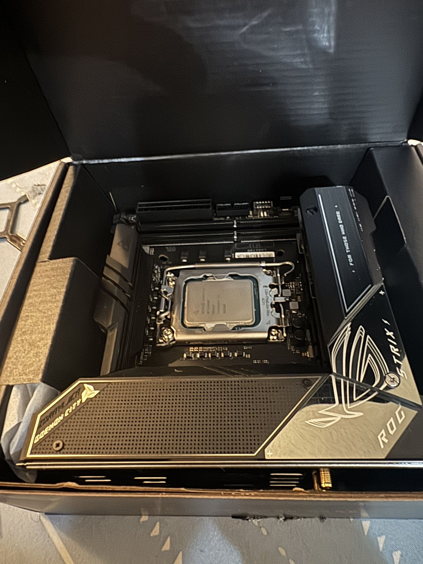 Rog ASUS Strix Z690-I With 14900k