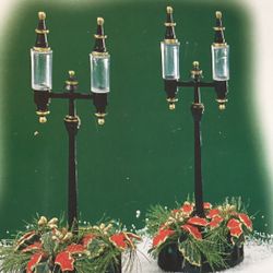 Dept 56 High-end “Holiday Streetlights” Set Of 2