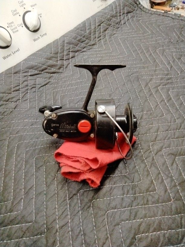 García Mitchell 302 Surf Spinning Reel(Classic)