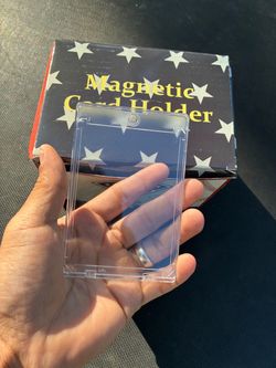 Magnetic cases for trading cards