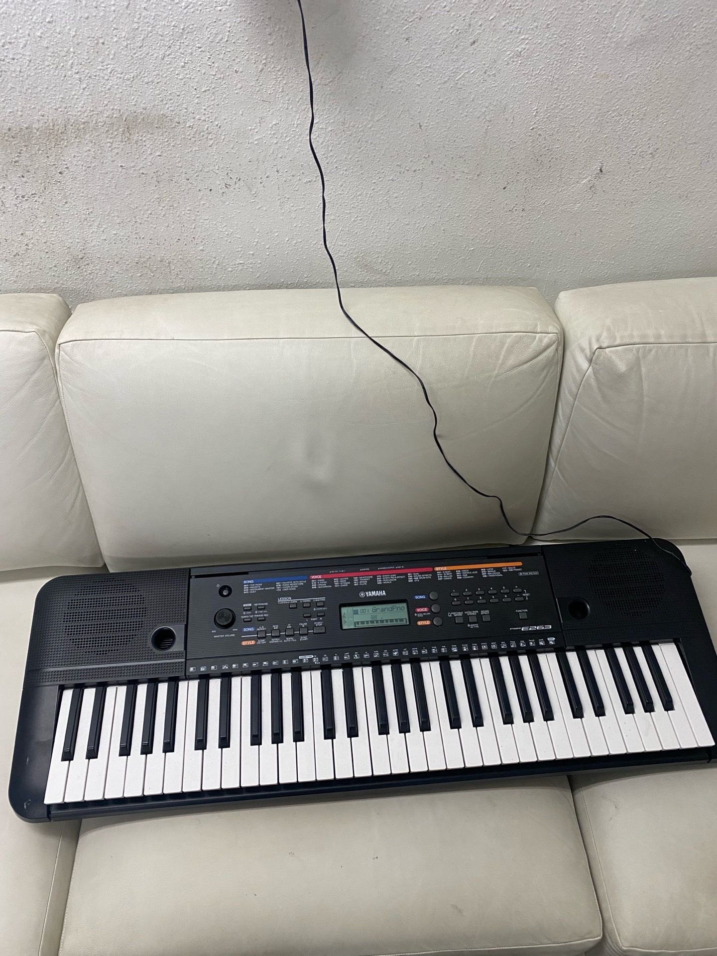 Yamaha Piano 🎹 Musical Keyboard E263