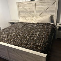 Ashley’s King Size Bed Frame With Mattress 