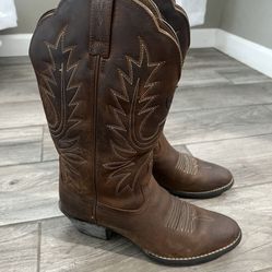 Women Ariat Cowgirl Boots