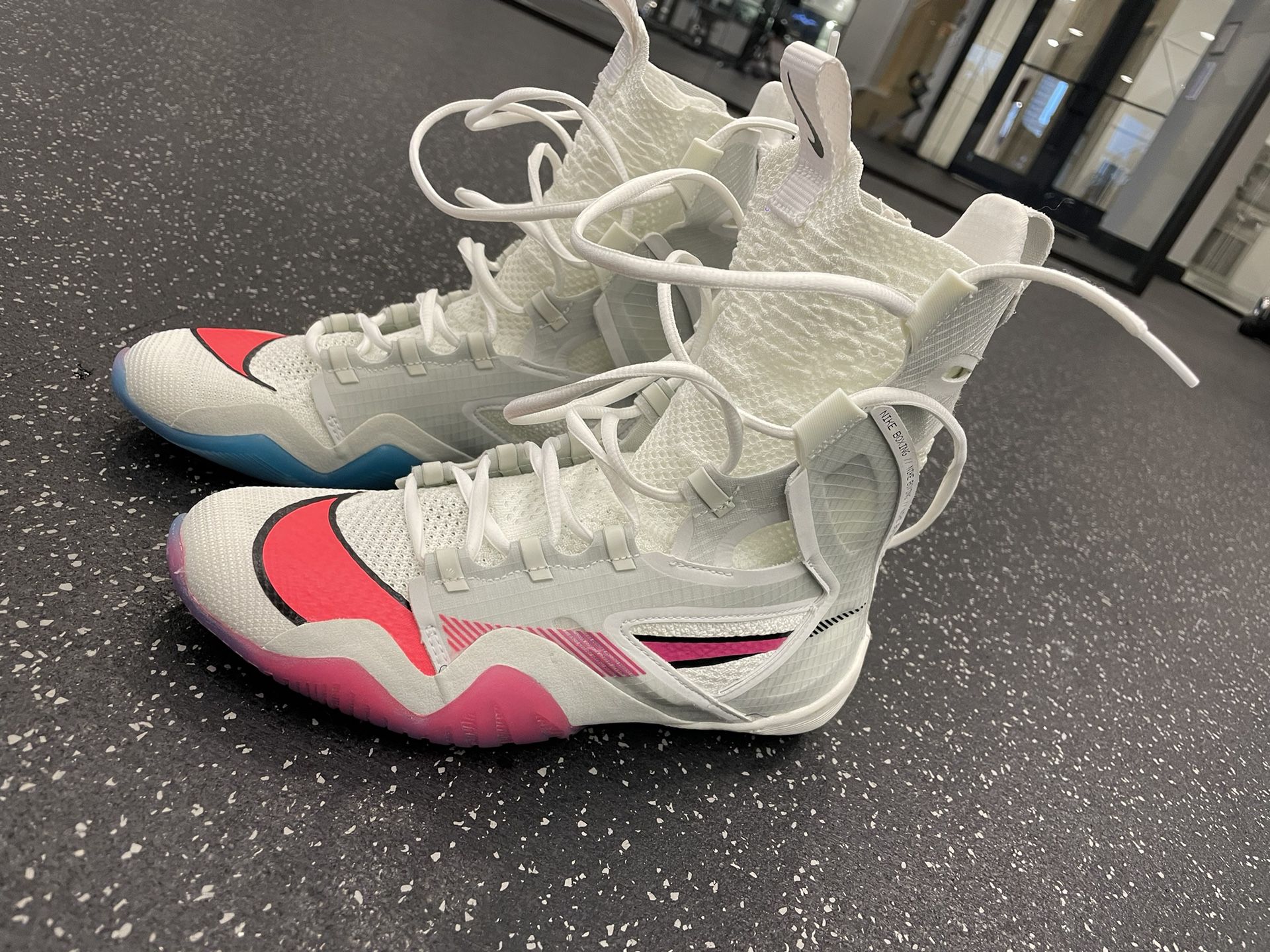 Boxing Shoes: NIKE HYPERKO 2 LIMITED EDITION - WHITE/HYPER VIOLET/LIGHT  BONE - Size 7 for Sale in North Arlington, NJ - OfferUp