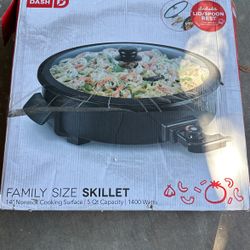 Dash Family Size 14” Skillet 