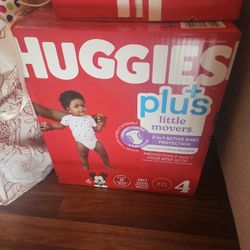 Huggies Plus Little Movers