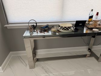 Banquet table