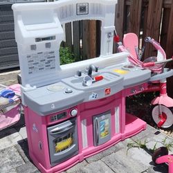 Step 2 Play Kitchen