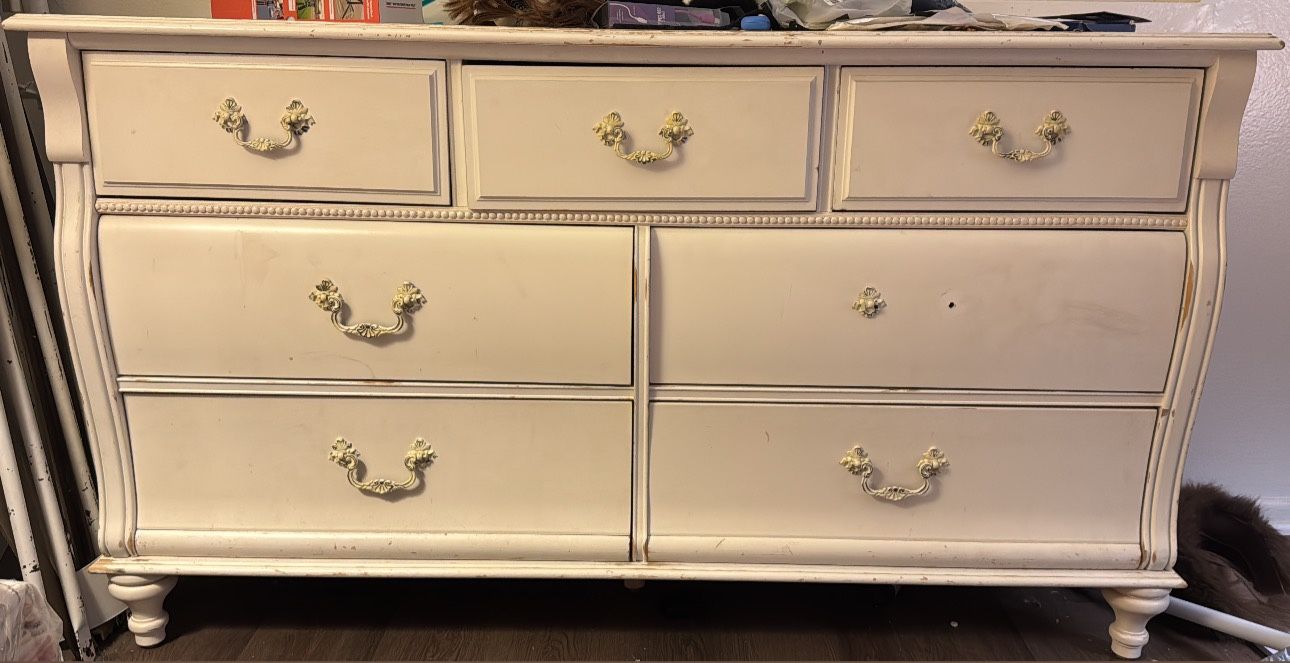 7 Drawer Dresser
