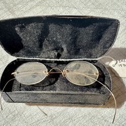 Gold Toned 19th Century Wire Reading Glasses With Case
