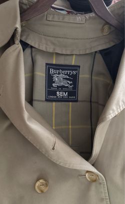 Authentic Burberry Heritage Waterloo Trench Coat (Size S) | Excellent Condition