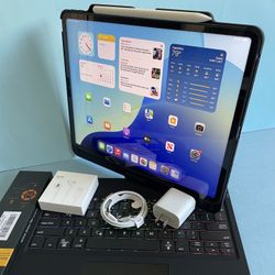 Apple IPad Pro 12.9” 4th Generation (2020 Model/ Face ID/Liquid Retina) 256GB with pen, keyboard & Accessories 