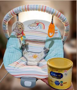 Baby vibrating bouncer
