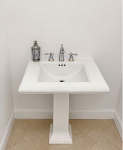 Kohler 30 inch pedestal sink great shape!
