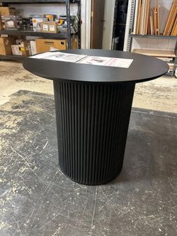 Black Pedestal Round Table