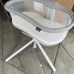 Halo bassinet 