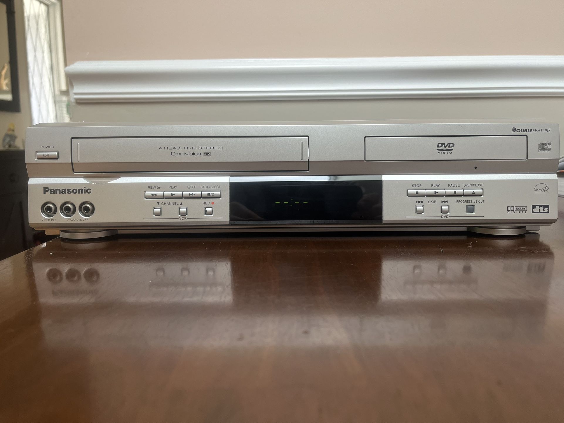 Panasonic PV-D734S DVD Player And 4 Head, VHS Player Rec Combo. Ready to use.