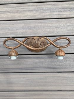Bathroom vanity light fixture