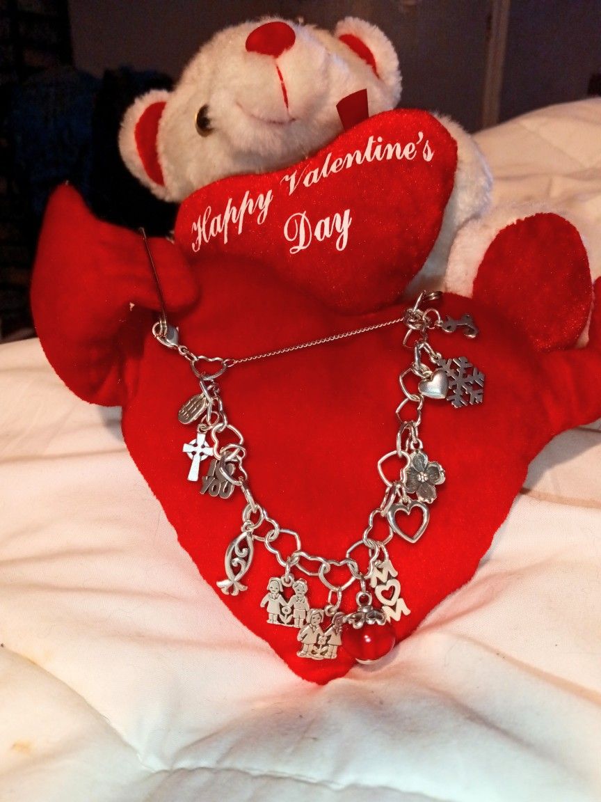 James Avery ..Leer Y Mirar Mi Pagina Gracias