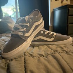Brand New Skate Chukka Low Size 5.5 Men’s