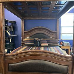 Wooden Canopy Bed
