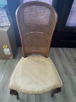 Dining room table with 3 chairs