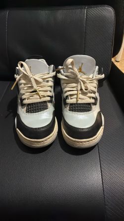 Jordan 4’s Platinum Gold
