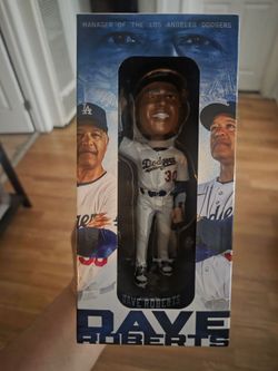 Dave Roberts dodgers bobble head