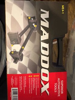 Two piece Mcpherson strut spring compressor set