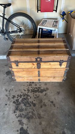 Vintage 1940’s Steam trunk 