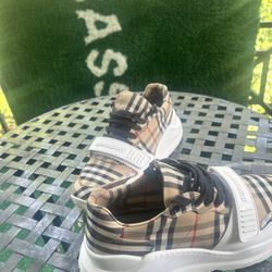 Burberry Men Shoes