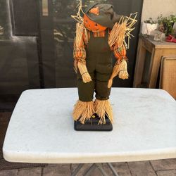Vintage 1995 Animated Scarecrow