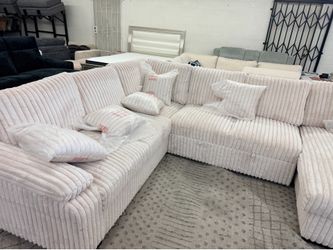 New Sleeper Sectional Couch! Free Delivery 🚚! Free Assembly!