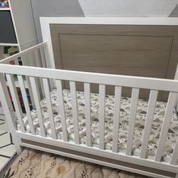 Davinci Radley 4-in-1 Convertible Crib / White Wood Tan Rustic Crib
