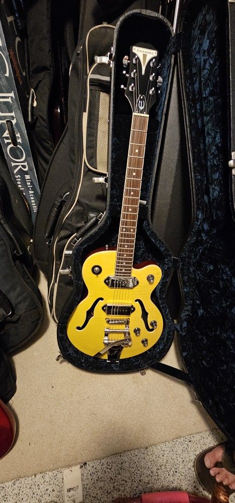 Epiphone Electric Guitar, Hardshell, & Amplifier